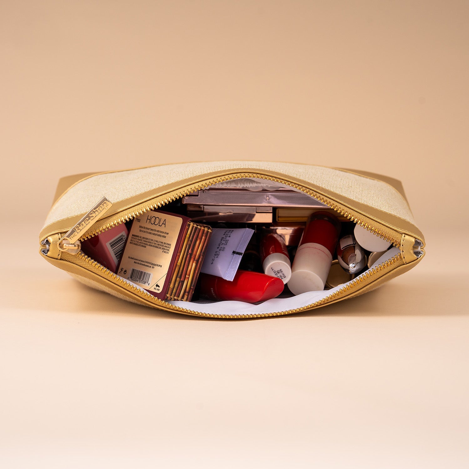 Makeup Bag Essentials for On-the-Go Beauty: Your Evеryday Glow-Up Kit